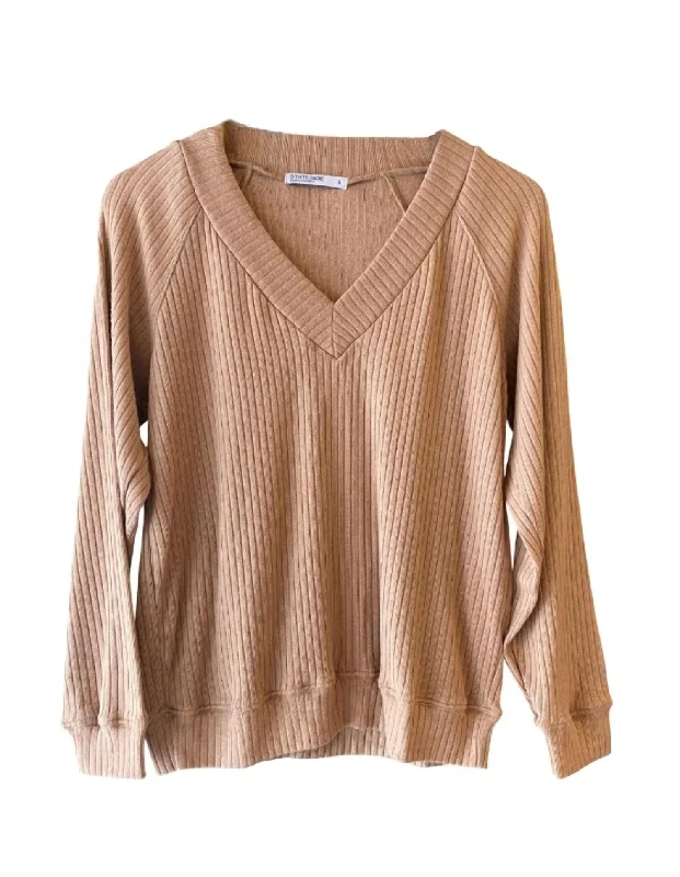 Striped Knit TopsWomen's Rachel Chunky Rib V-Neck Raglan Top In Toffee